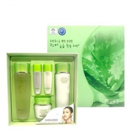 3W CLINIC ALOE FULL WATER ACTIVATING SKIN (5 items) -  Набор для ухода за кожей с алоэ (5 предметов)